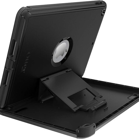 OtterBox Defender Rugged iPad (5th & 6th gen) Certified Drop Protection Case. - Picture 2 of 7
